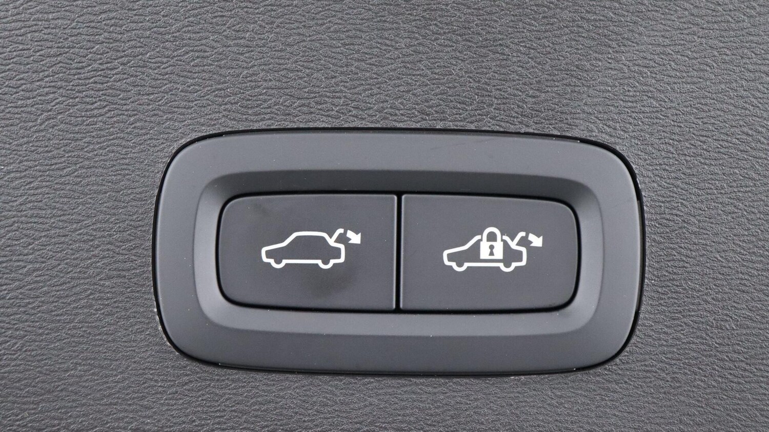 Used Volvo XC40 2025 for sale - 76026551: Photo 35