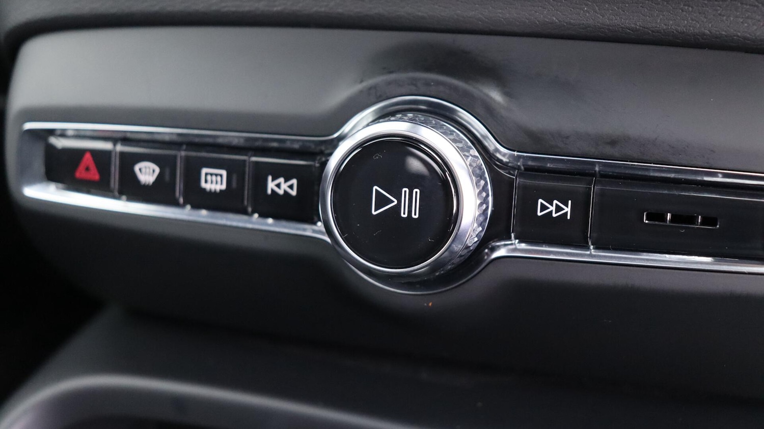 Used Volvo XC40 2025 for sale - 76026551: Photo 42