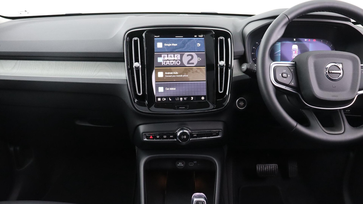 Used Volvo XC40 2025 for sale - 76026551: Photo 5