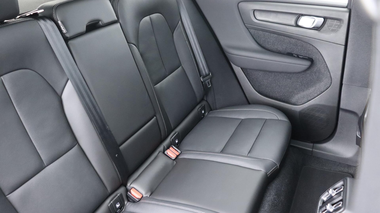 Used Volvo XC40 2025 for sale - 76026551: Photo 6