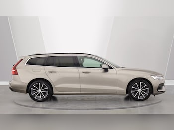 Used Volvo V60 2021 for sale - 75532641: Photo