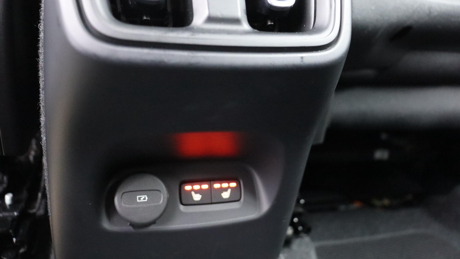 Used Volvo XC40 2023 for sale - 76060823: Photo 31