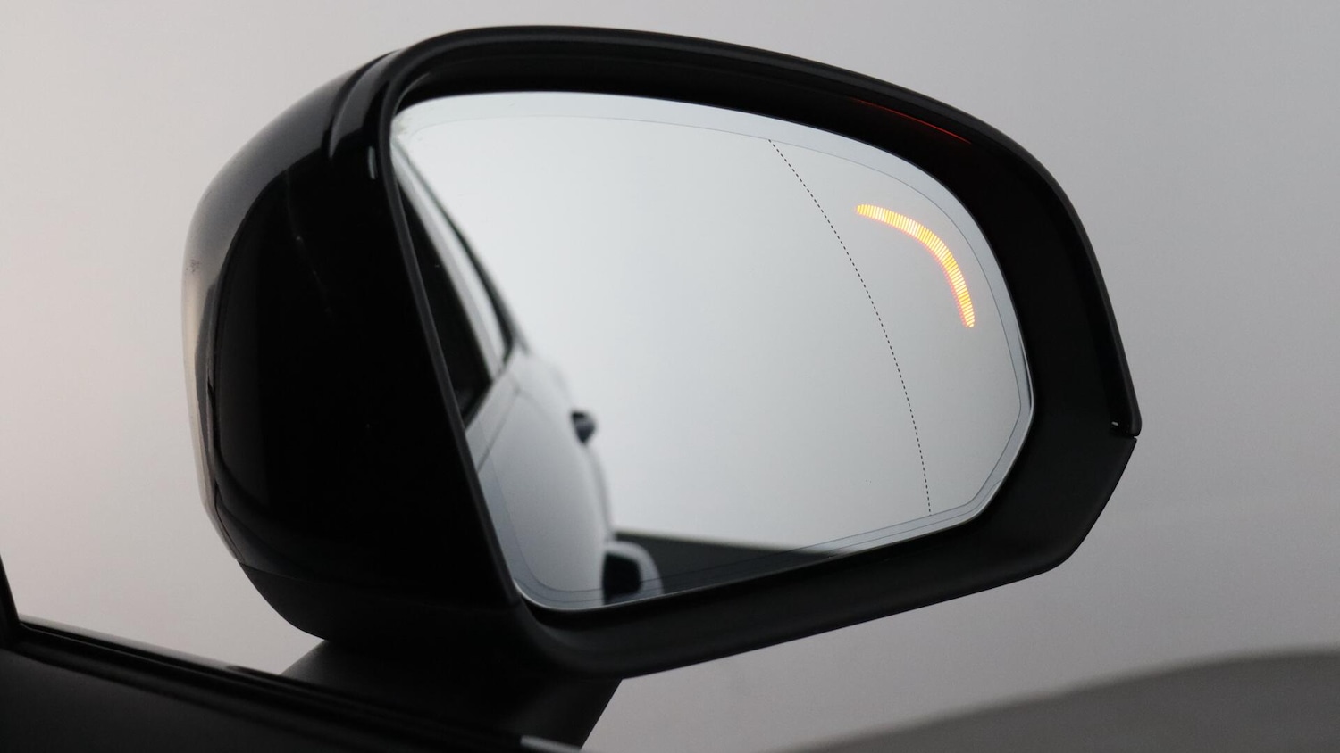 Used Volvo XC40 2023 for sale - 76060823: Photo 32