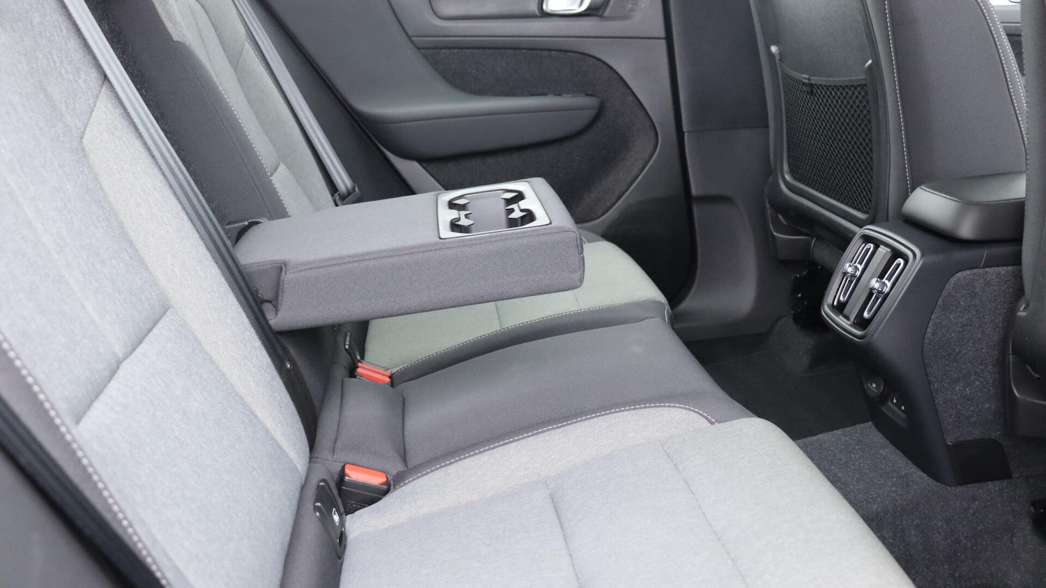 Used Volvo XC40 2023 for sale - 76060823: Photo 33