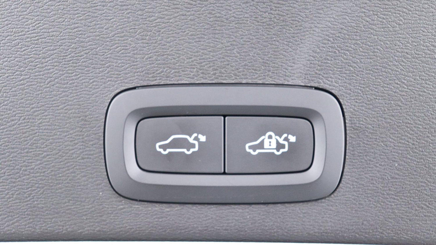 Used Volvo XC40 2023 for sale - 76060823: Photo 35