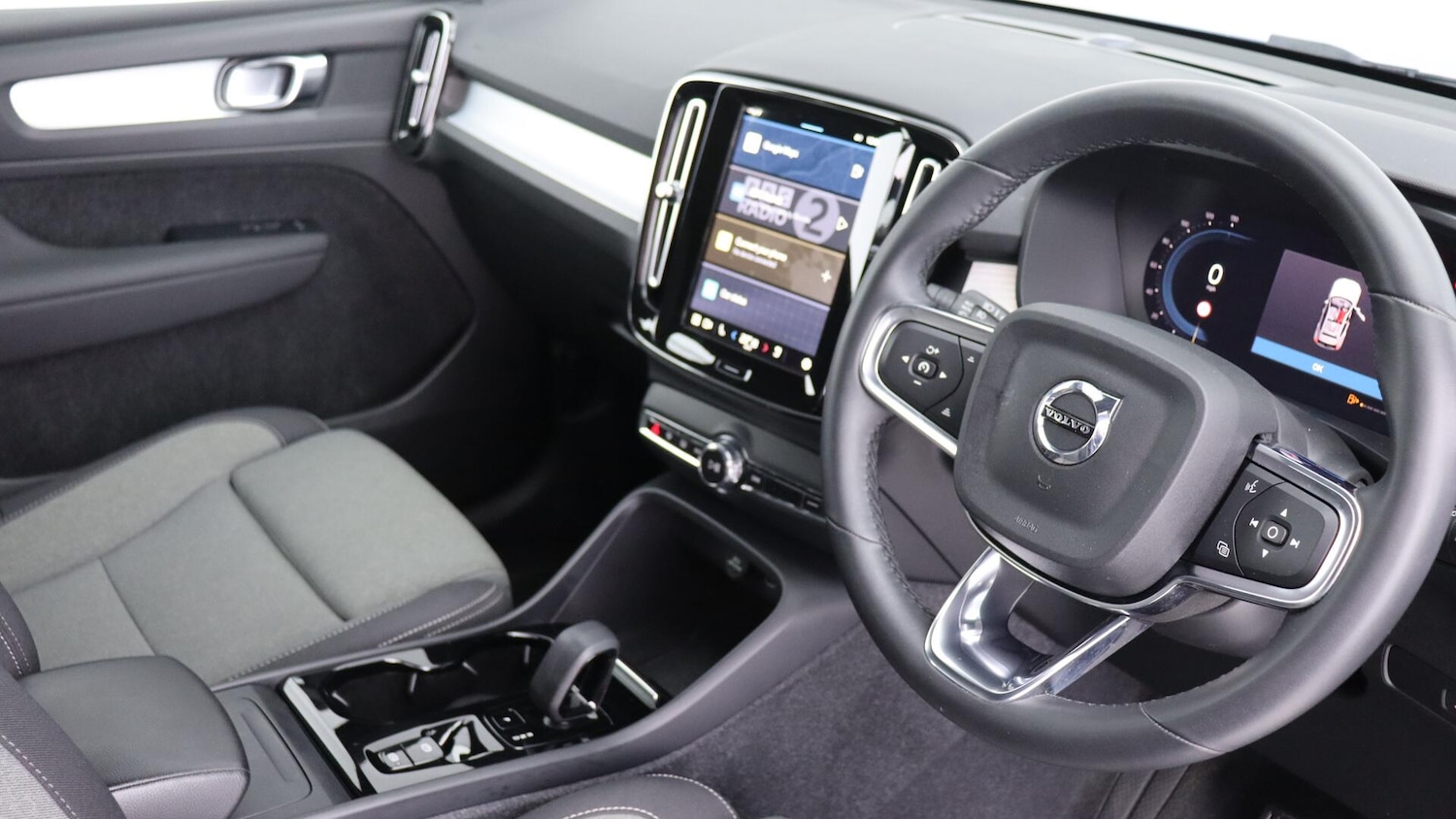 Used Volvo XC40 2023 for sale - 76060823: Photo 4