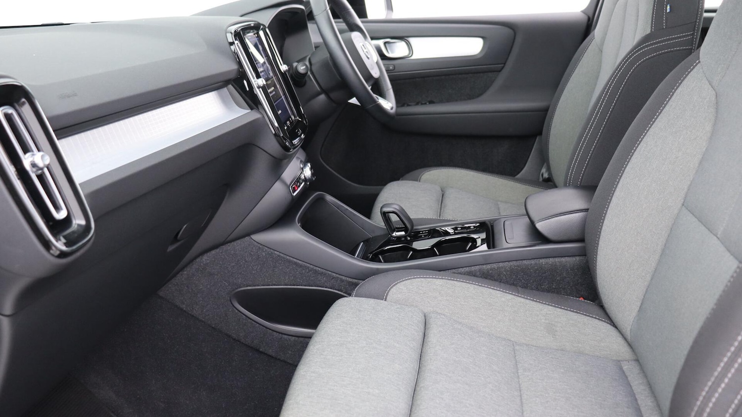 Used Volvo XC40 2023 for sale - 76060823: Photo 47