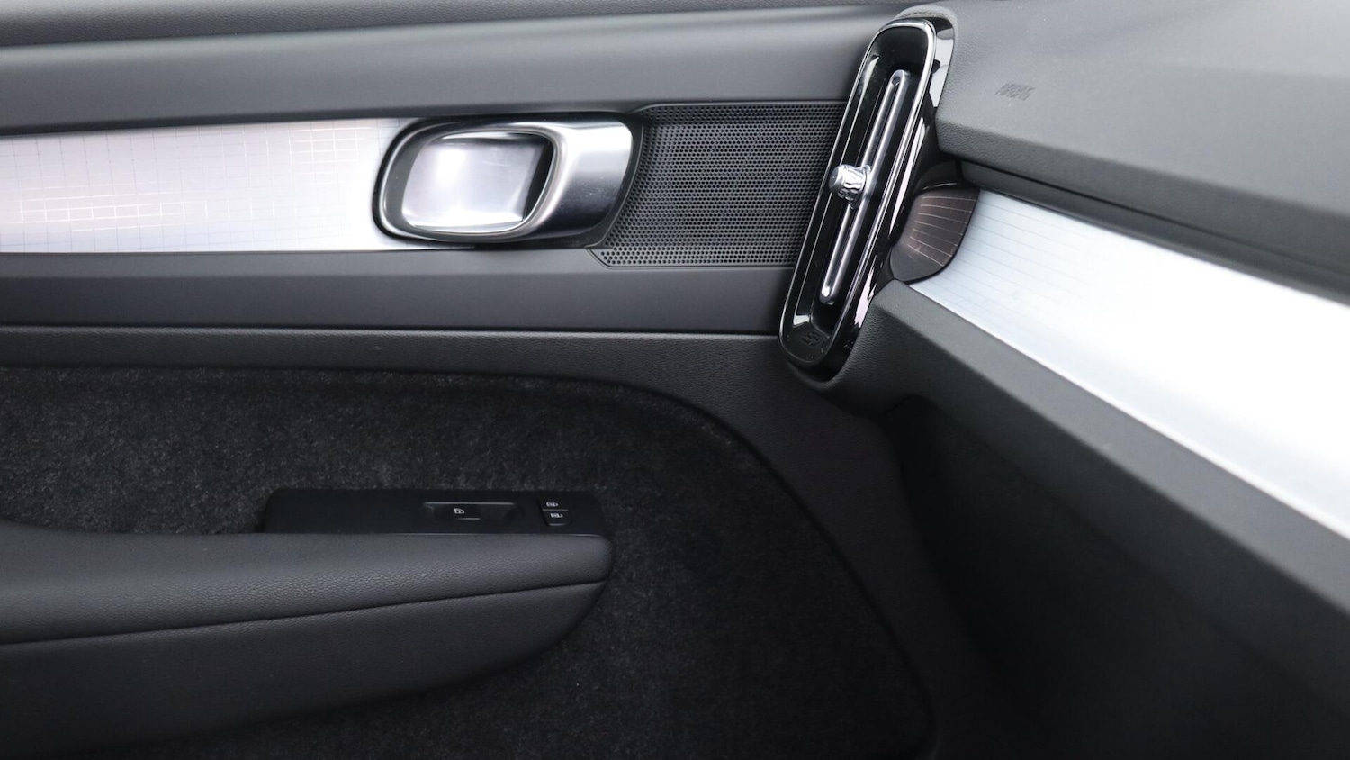 Used Volvo XC40 2023 for sale - 76060823: Photo 50