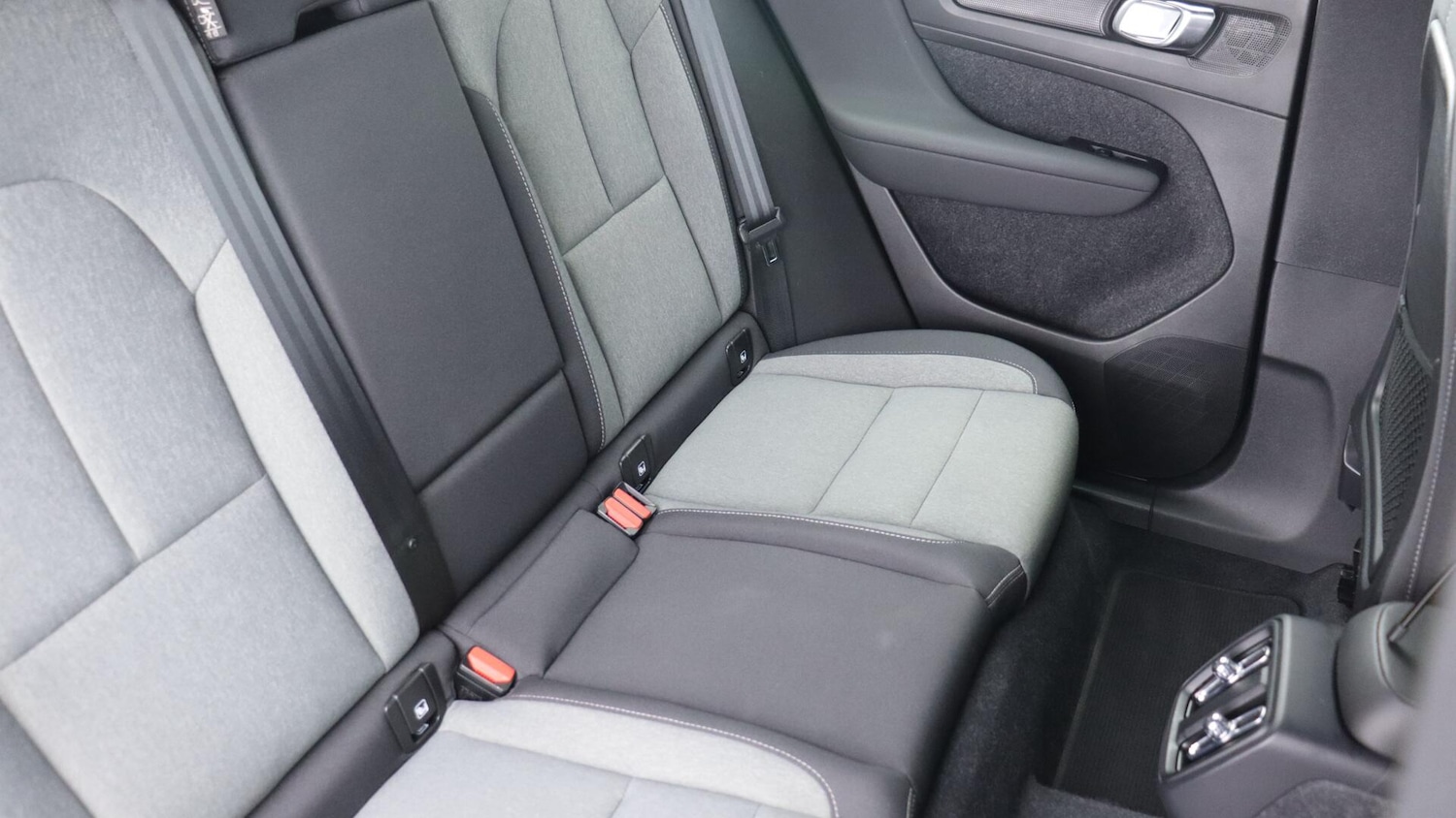 Used Volvo XC40 2023 for sale - 76060823: Photo 6