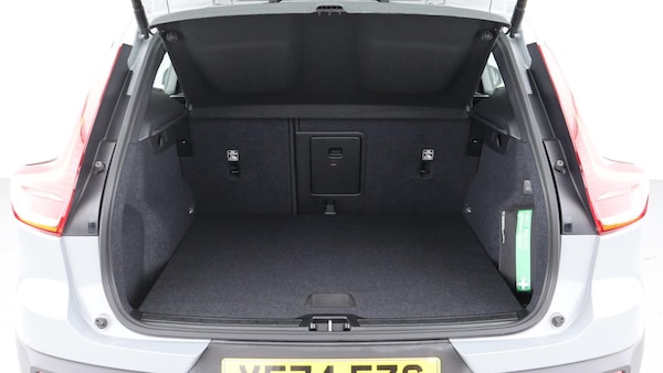 Used Volvo XC40 2024 for sale - 76295402: Photo 13