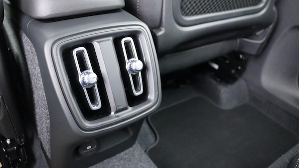 Used Volvo XC40 2024 for sale - 76295402: Photo 47