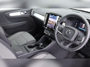 Used Volvo XC40 2024 for sale - 76295402: Photo 4