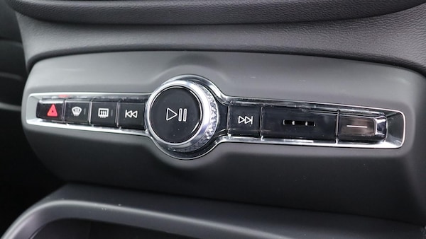 Used Volvo XC40 2024 for sale - 76295402: Photo 50