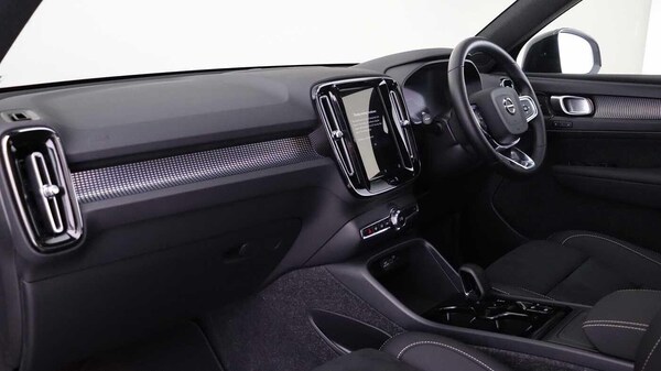 Used Volvo XC40 2025 for sale - 76226323: Photo 17