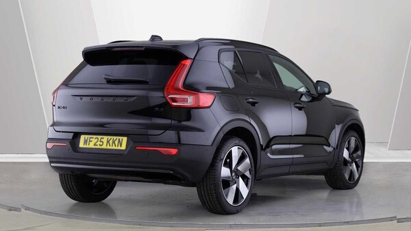 Used Volvo XC40 2025 for sale - 76226323: Photo 2