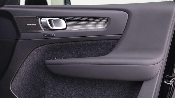 Used Volvo XC40 2025 for sale - 76226323: Photo 31