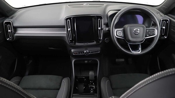 Used Volvo XC40 2025 for sale - 76226323: Photo 6