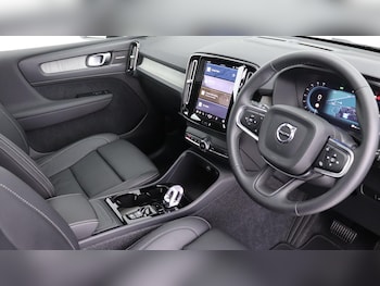 Used Volvo XC40 2025 for sale - 75941414: Photo