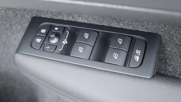 Used Volvo XC40 2025 for sale - 76201081: Photo 24