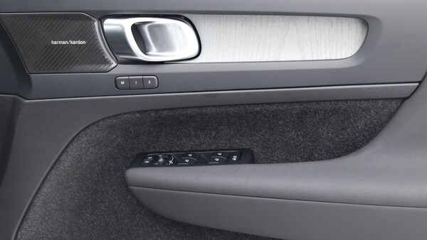 Used Volvo XC40 2025 for sale - 76201081: Photo 29
