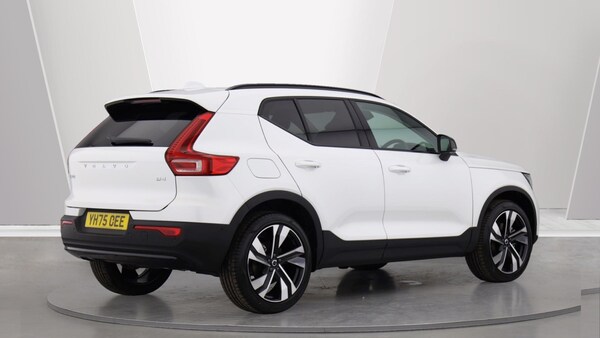 Used Volvo XC40 2025 for sale - 76201081: Photo 2