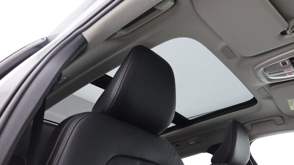 Used Volvo XC40 2025 for sale - 76201081: Photo 31