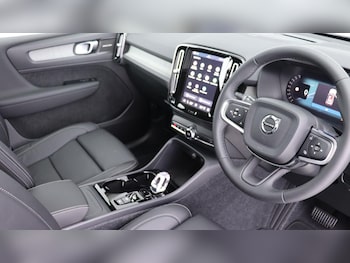 Used Volvo XC40 2025 for sale - 76201081: Photo