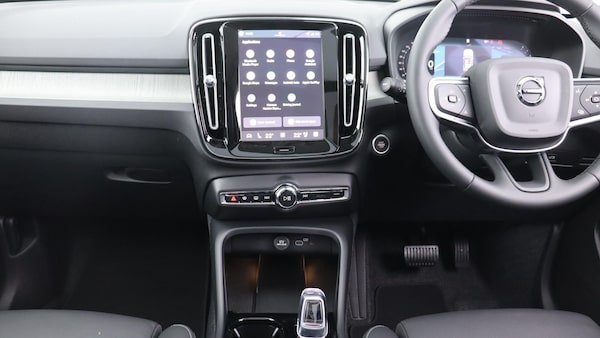Used Volvo XC40 2025 for sale - 76201081: Photo 5