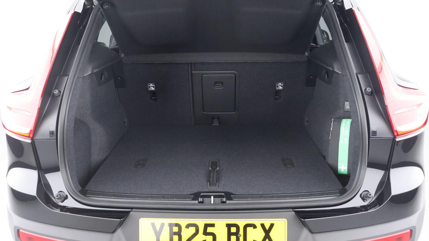 Used Volvo XC40 2025 for sale - 76137382: Photo 13