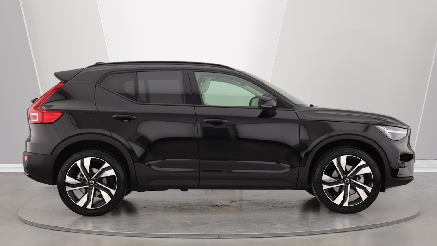 Used Volvo XC40 2025 for sale - 76137382: Photo 3