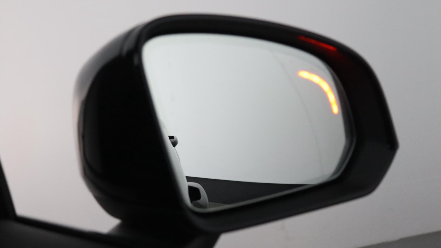 Used Volvo XC40 2025 for sale - 76137382: Photo 32