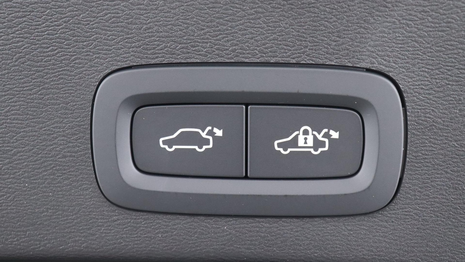 Used Volvo XC40 2025 for sale - 76137382: Photo 35