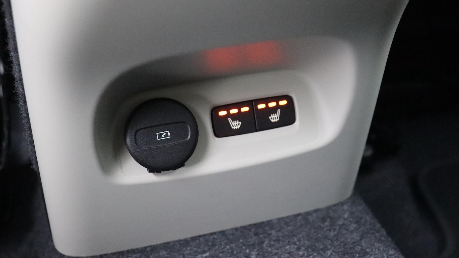Used Volvo XC40 2025 for sale - 76137382: Photo 41