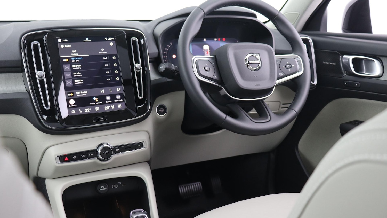 Used Volvo XC40 2025 for sale - 76137382: Photo 49