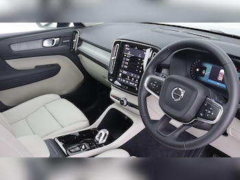 Used Volvo XC40 2025 for sale - 76137382: Photo 4