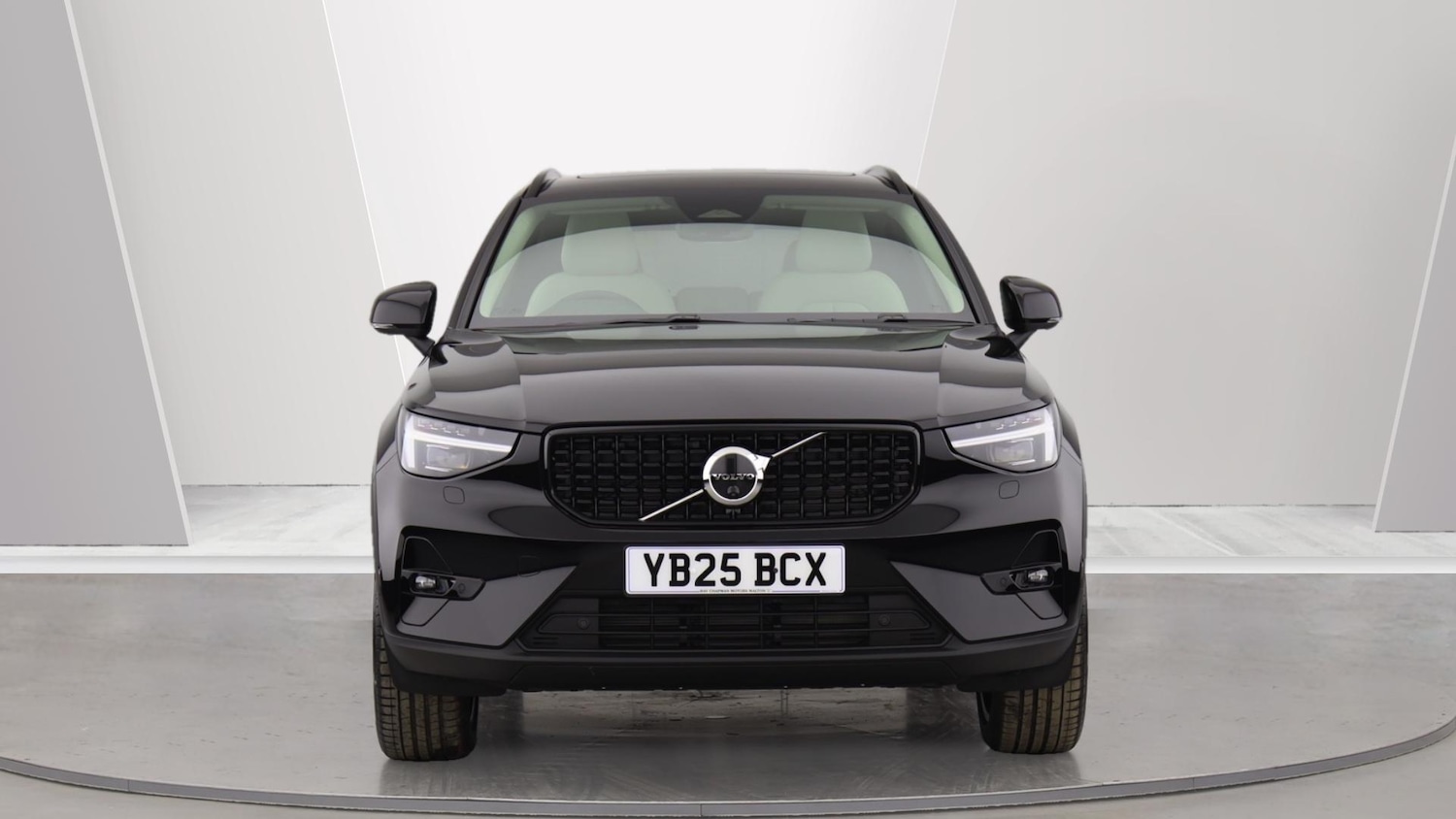 Used Volvo XC40 2025 for sale - 76137382: Photo 8