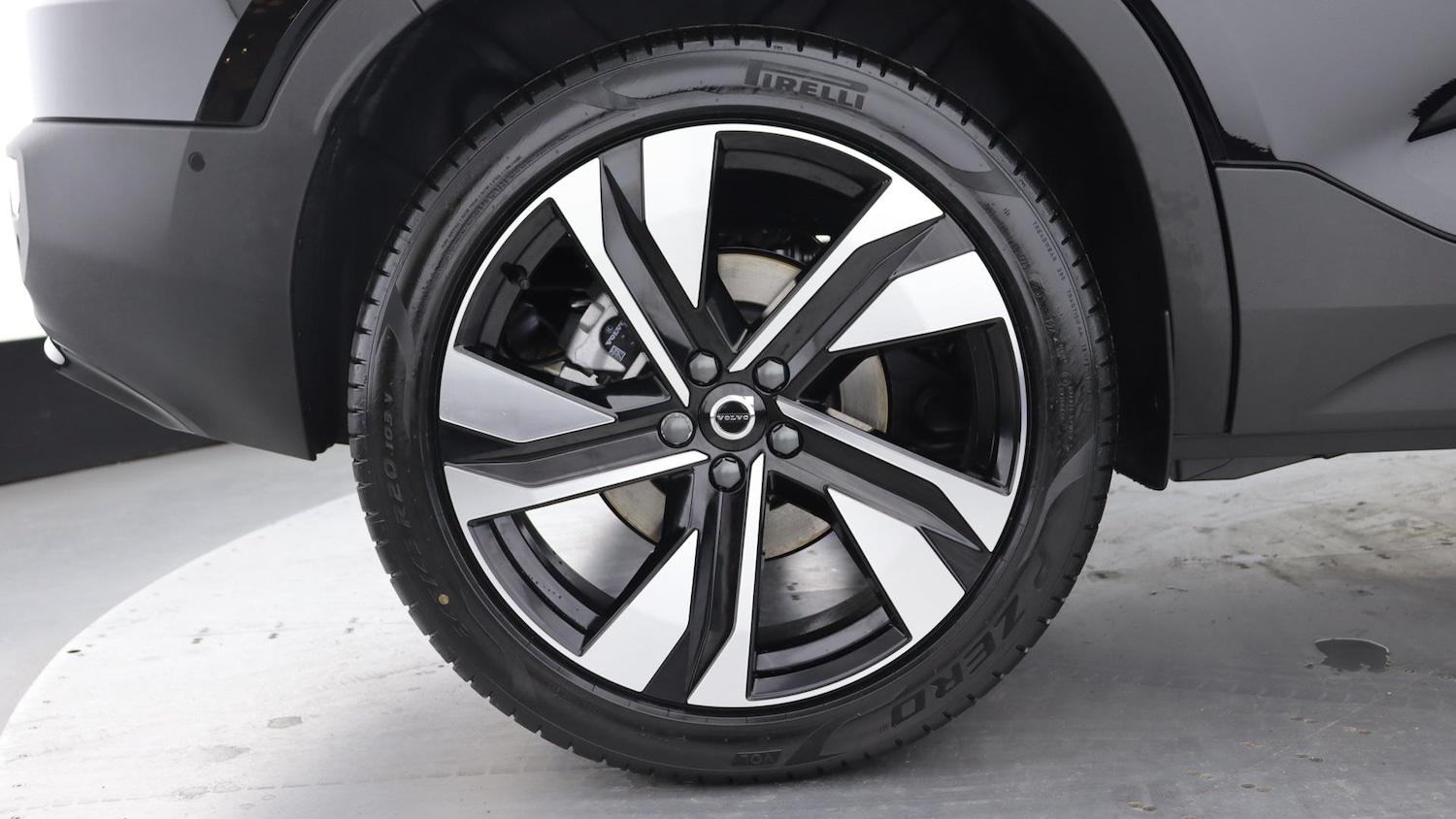 Used Volvo XC40 2025 for sale - 76137382: Photo 9