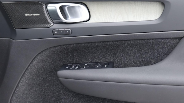 Used Volvo XC40 2023 for sale - 76239376: Photo 29