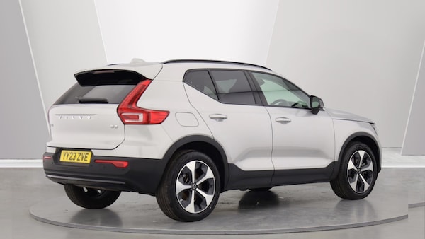 Used Volvo XC40 2023 for sale - 76239376: Photo 2