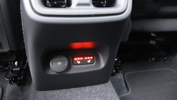 Used Volvo XC40 2023 for sale - 76239376: Photo 39