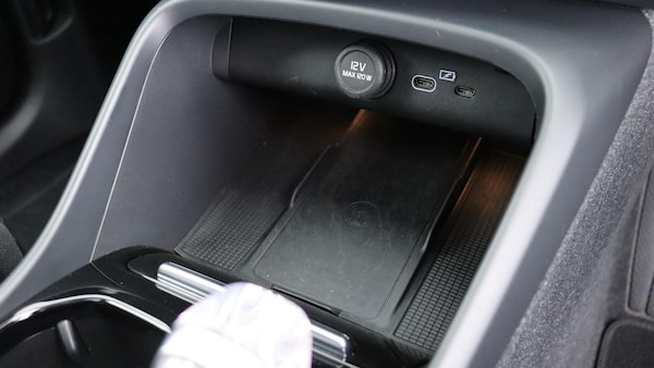 Used Volvo XC40 2023 for sale - 76239376: Photo 43