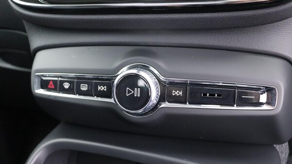 Used Volvo XC40 2023 for sale - 76239376: Photo 45