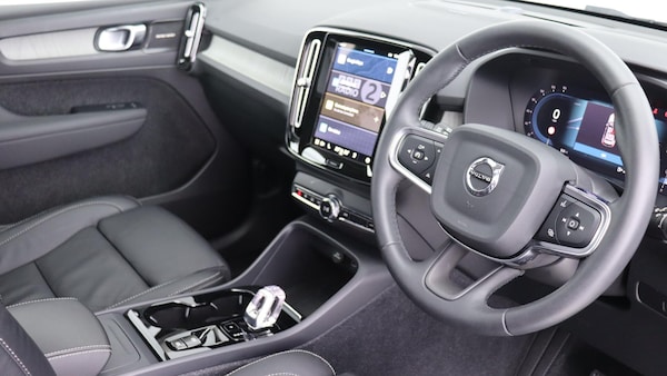 Used Volvo XC40 2023 for sale - 76239376: Photo 4