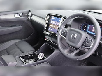 Used Volvo XC40 2023 for sale - 76239376: Photo