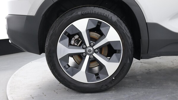 Used Volvo XC40 2023 for sale - 76239376: Photo 9