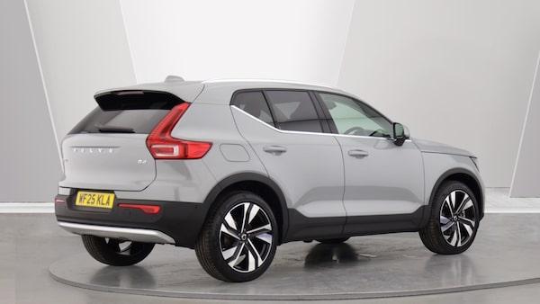 Used Volvo XC40 2025 for sale - 75768786: Photo 2