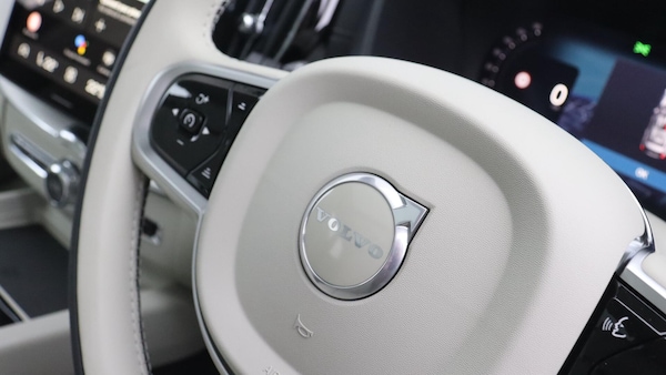 Used Volvo XC60 2025 for sale - 76295240: Photo 40