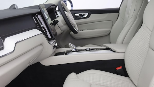 Used Volvo XC60 2025 for sale - 76295240: Photo 45
