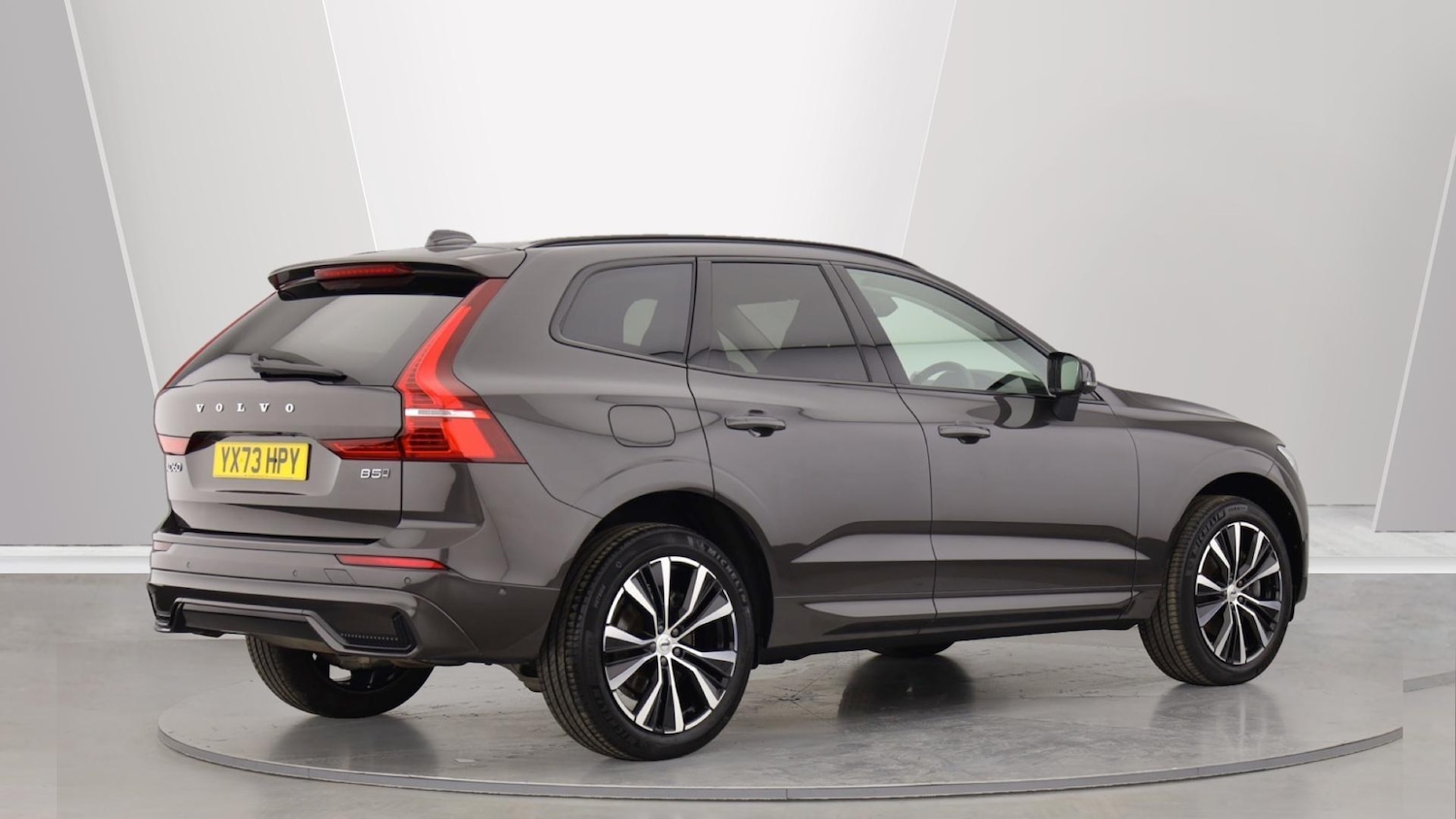 Used Volvo XC60 2023 for sale - 76072068: Photo 2