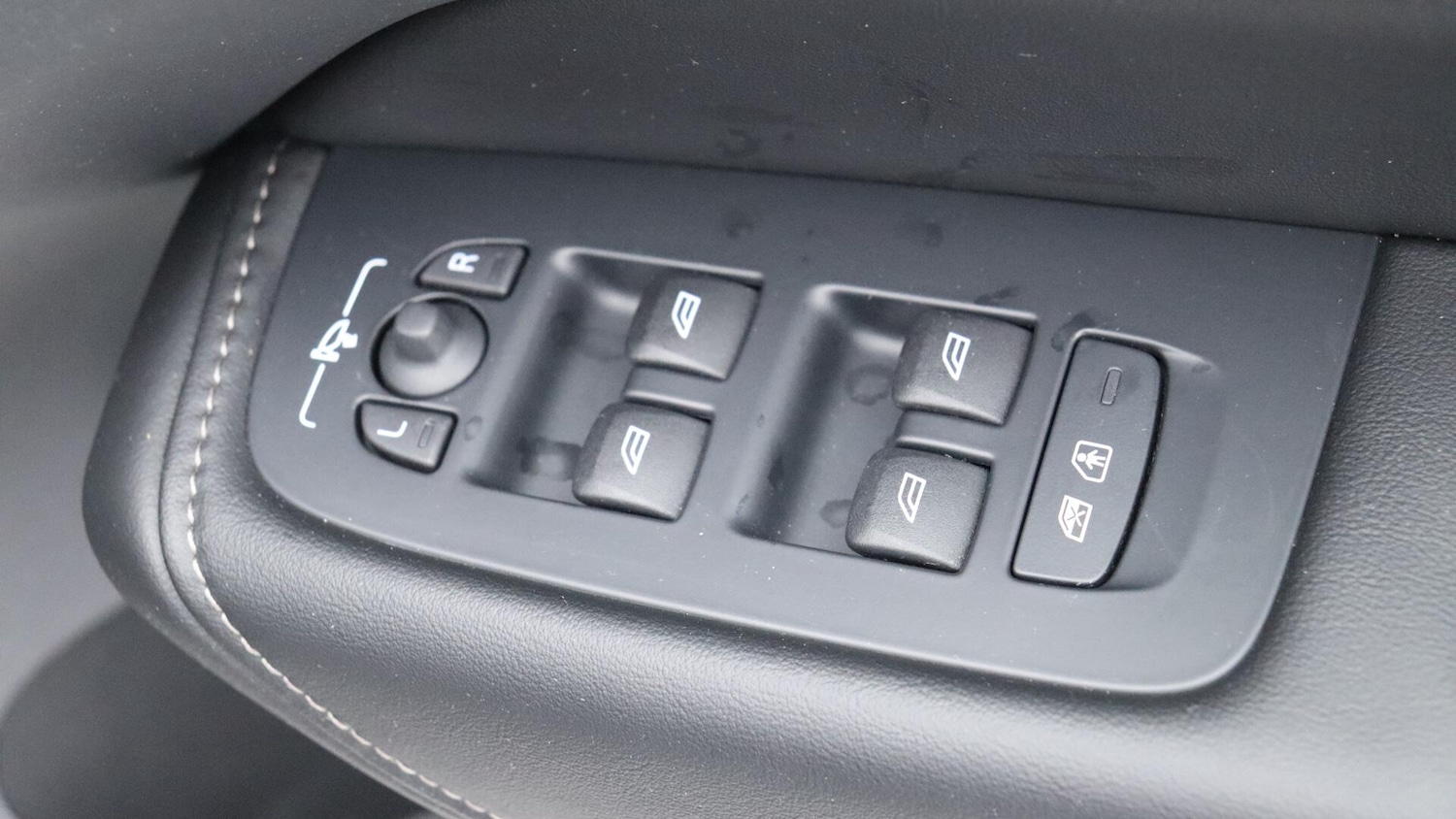 Used Volvo XC60 2023 for sale - 76072068: Photo 24